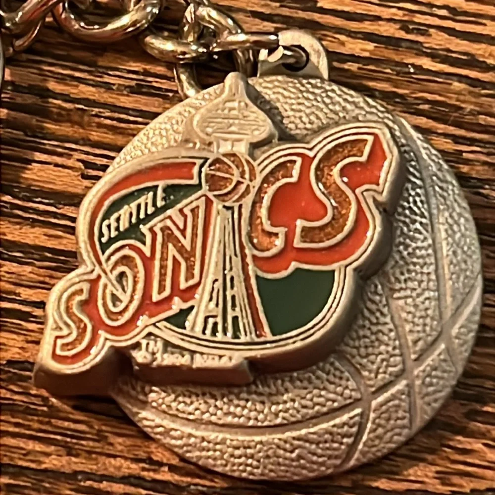 Seattle Sonics Basketball Keychain 1995 Pewter made in USA